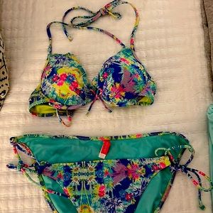 Gorgeous swim set